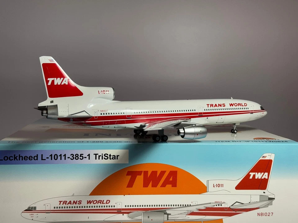 Inflight200 TWA Trans World Lockheed L-1011-385 N81027 Double Stripe - Image 2 of 2