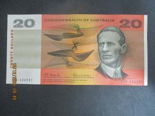 Australian Banknotes: Circulated $20 Great Item Must Have! (T9000)