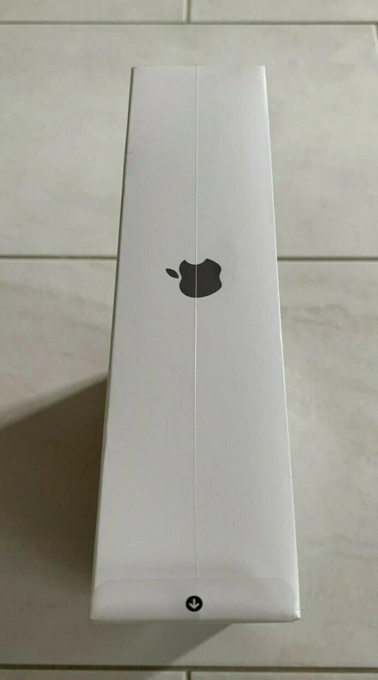 Apple iPad Pro 2nd Gen. 128GB, Wi-Fi, 11 in - Space Grey - Image 2 of 4