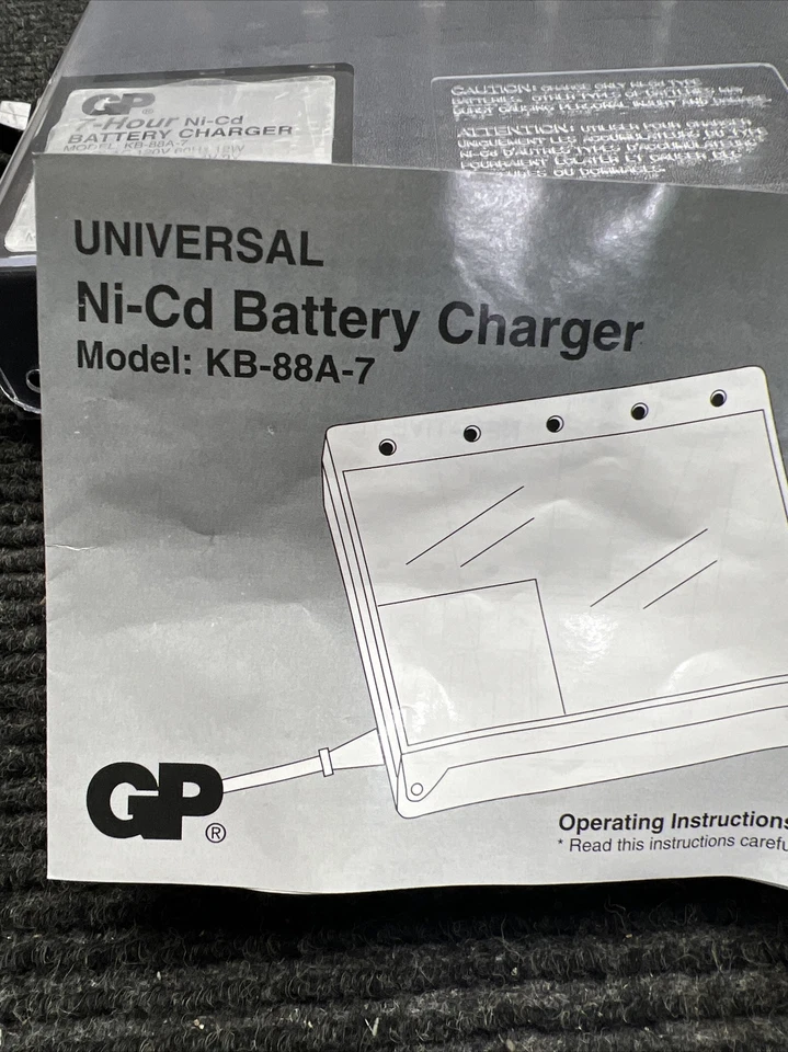 Nuevo Cargador de Batería GP 7 Horas NI-CD, AC 120V 60Hz 12W Foto 2 de 4