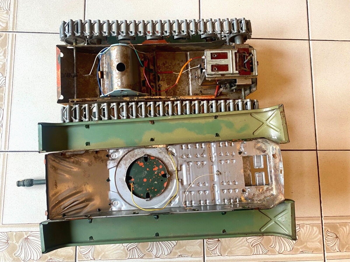 ブリキの戦車　M-3599 Vintage U.S.Army M3599 Heavy Tank Electric Lever Control