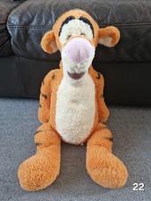 Disney Store Exclusive Tigger Winnie The Pooh Plush Toy 15" sitting down, soft