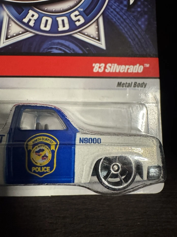 Chevrolet Silverado 2008 Hot Wheels RARO Cop Rods '83 genuino - leer y ver fotos Foto 2 de 4