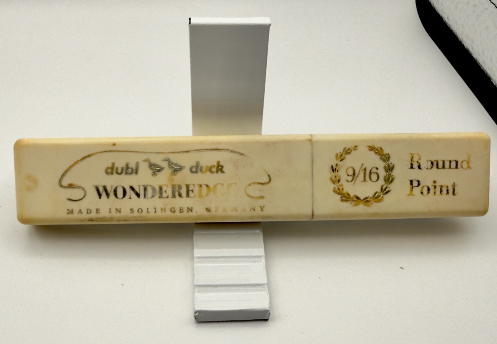 Vintage Dubl Duck Pearlduck 9/16 Round Point Wonderedge Straight Razor