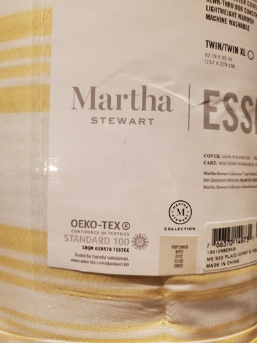 Martha Stewart Essential Yellow Down Alternative Plaid Reversible King Comforter - Picture 3 of 6