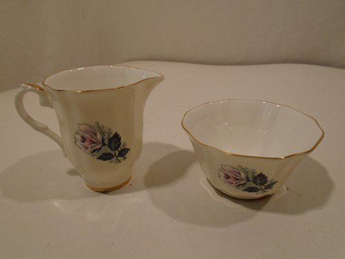 Vint. Royal Grafton fine Bone China England Creamer Sugar Bowl Gold Gilt rose - Picture 4 of 7