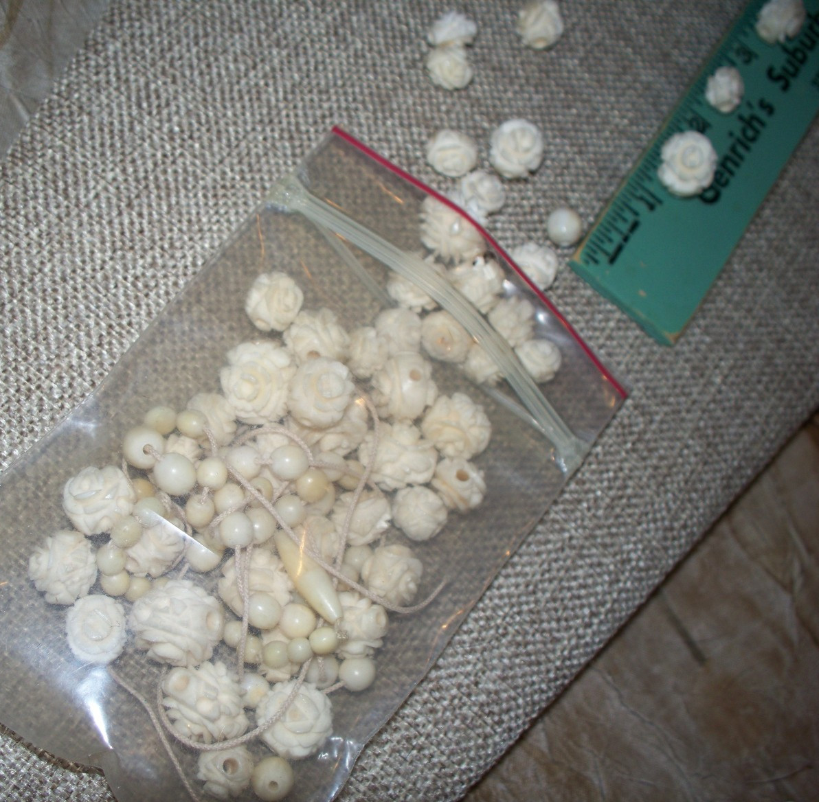 VINTAGE HAND CARVED DECORATIVE BEAD LOT- FOUND STORED- VERY PRETTY- CARVED ROSES