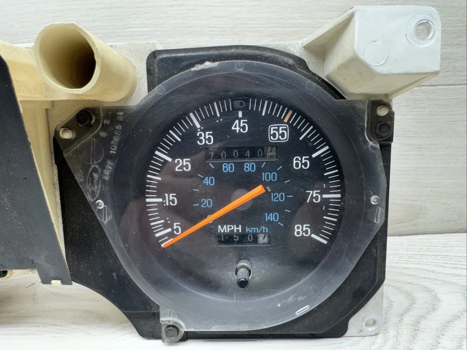 86-88 FORD RANGER BRONCO II DASH SPEEDOMETER TACHOMETER INSTRUMENT GAUGE CLUSTER - Image 3 of 4