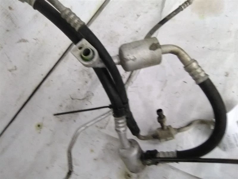 GMC Sierra 1500 2014 mangueras de aire acondicionado 5,3 litros 8 cilindros Foto 3 de 4