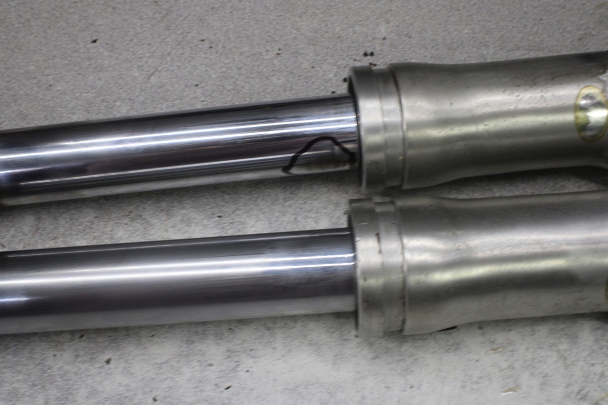 SUZUKI GT550 フロントステップ スズキ 1972 Suzuki GT550 Indy FRONT FORKS SHOCK SUSPENSION SET PAIR 1822