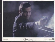 Kevin Costner face closeup in The Bodyguard 1992 movie photo 33601