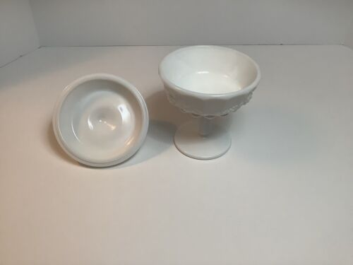 Vintage Westmoreland Paneled Grapevine Milk Glass Candy/ Compote Dish With Lid - Picture 4 of 4