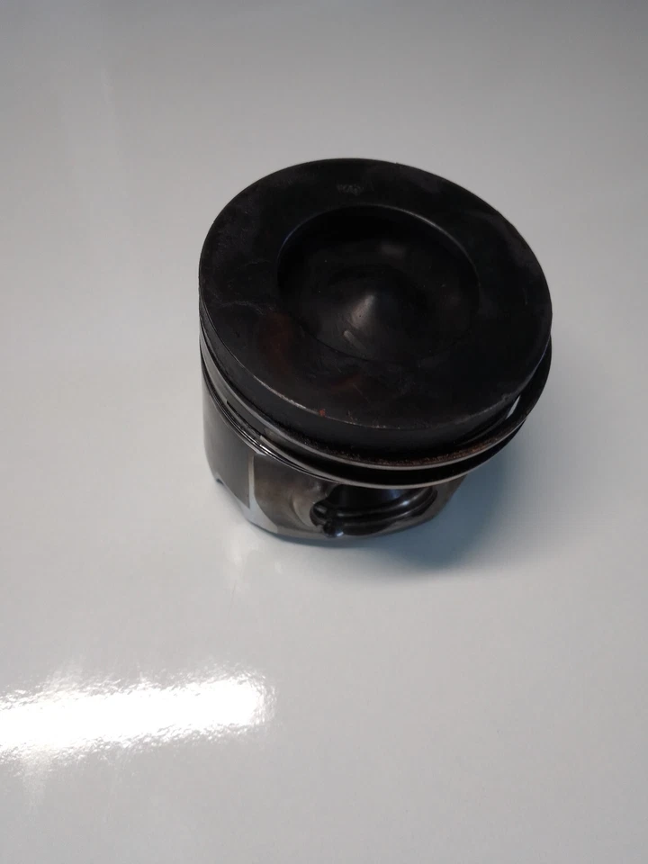 BMW N57D30 A/B   X6 X5 F30 F31 F15 F10 F11 F12 F13 Kolben mit Kolbenringen - Bild 2 von 4