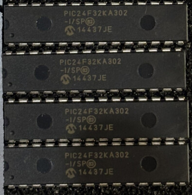 4 Stück Microcontroller vom Typ PIC24F32KA302 von der Fa. Microchip