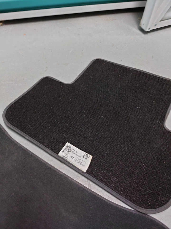 ✅ OEM Audi A4 Allroad 2013 - 2016 floor mats (used for 2 weeks only) - Image 3 of 4