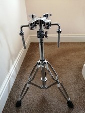 DW 9000 Doppel Tom Ständer mit eingebauter B...