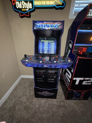 Arcade 1UP NFL-A-207410 Blitz 4-Player Arcade In great Condition.