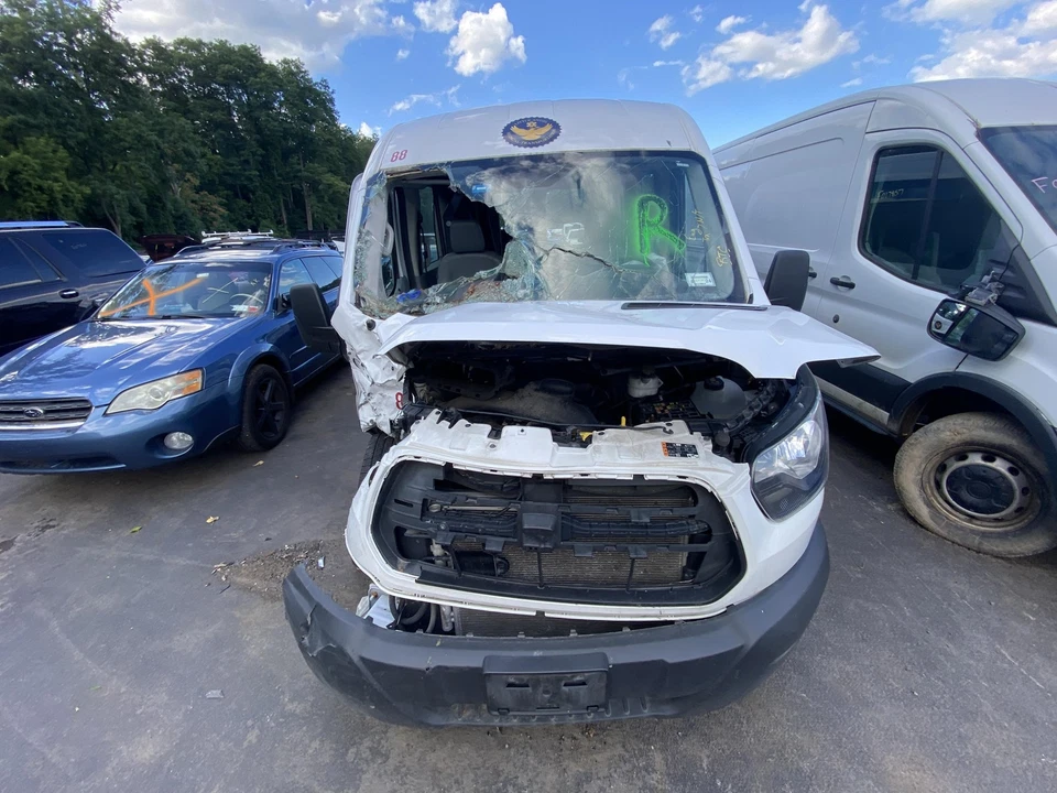Used Right Quarter Glass fits: 2019 Ford Transit 350 high roof 110`` overall veh Foto 3 de 4