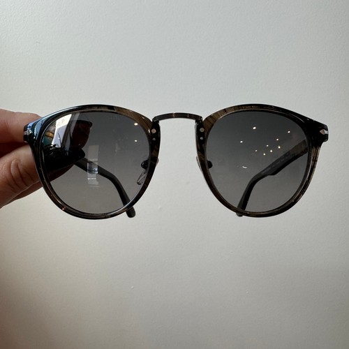 Occhiali da sole Persol Typewriter Edition PO 3108-S nero lenti polarizzate blu chiaro - Foto 12 di 13
