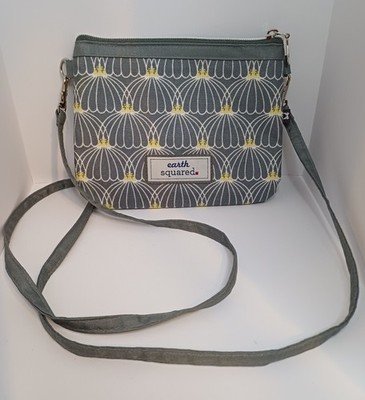 Earth Squared Umhängetasche Messenger Bag klein grau Laterne Wachstuch Taschen Reißverschluss
