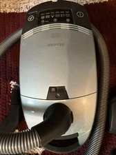 miele vacuum cleaner Model S558