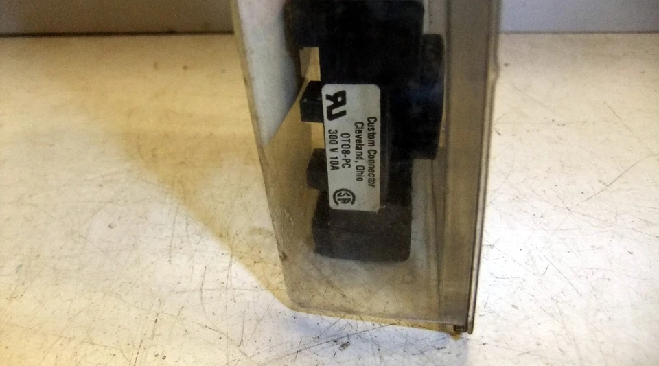 Red Lion 8 Pin Base SKTDIN00 - Image 2 of 3