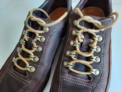 Cole Haan Men display picture 2