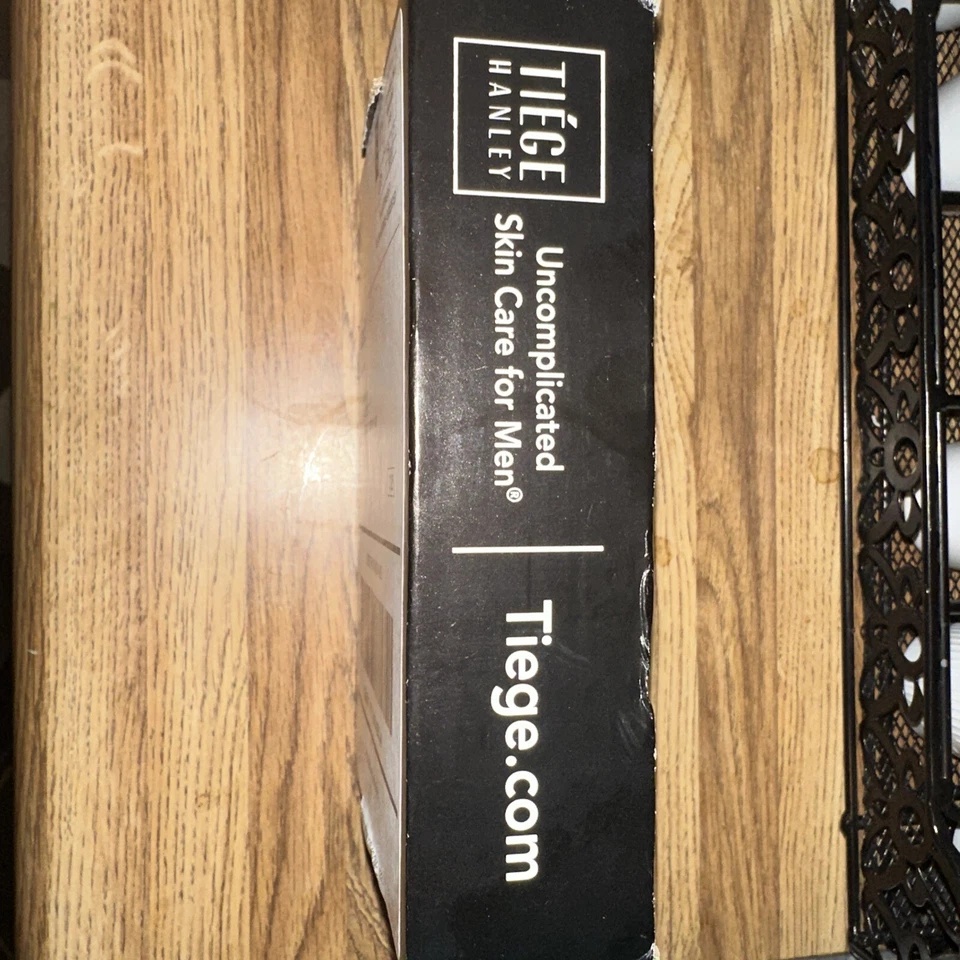 Sistema de cuidado de la piel para hombres Tiege Hanley nivel 1 lavado de rutina de cuidado de la piel para hombres AM PM Foto 2 de 3