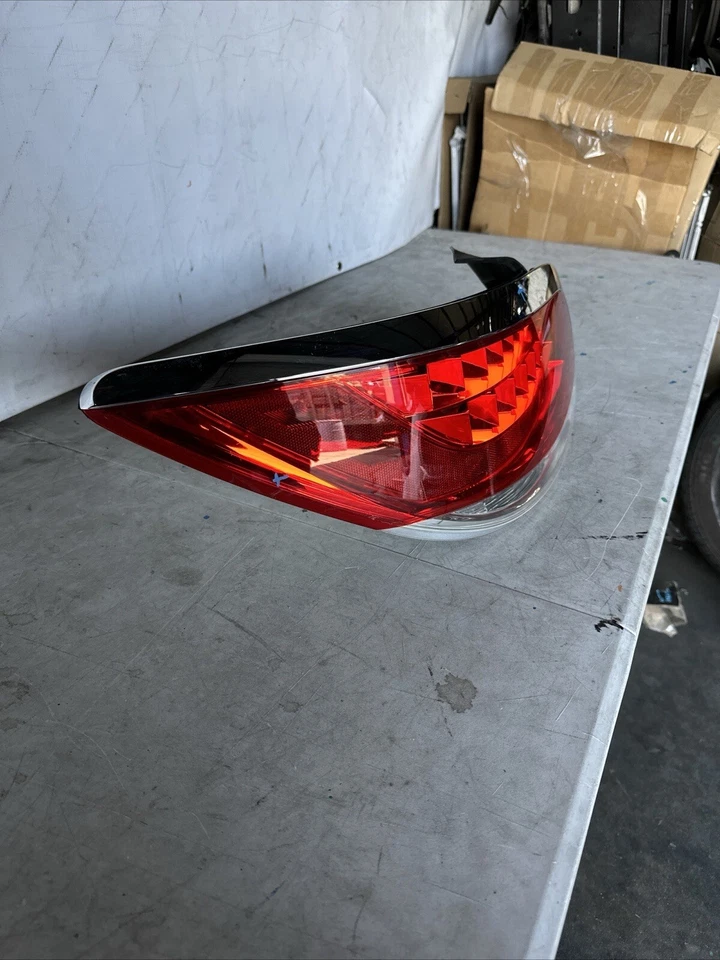 2010 - 2013 BUICK LACROSSE OUTER REAR TAIILLIGHT TAIL LIGHT OEM Foto 2 de 4
