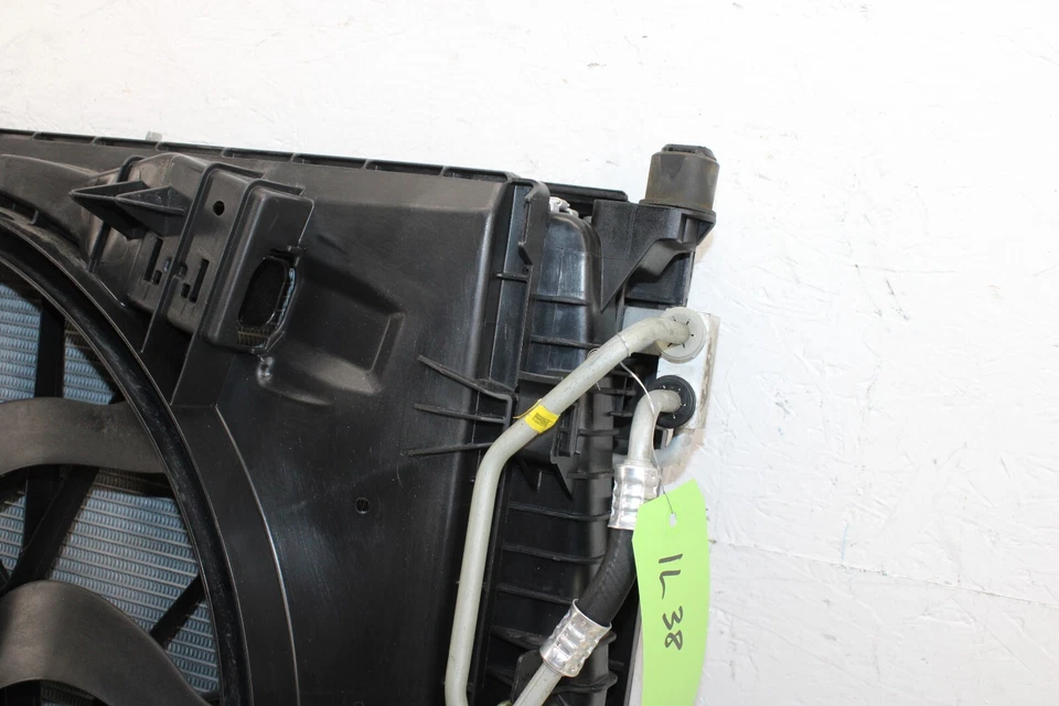2013-2016 Mercedes-Benz GL450 Radiator Fan / Radiator / Condenser OEM IL38 - Image 2 of 4