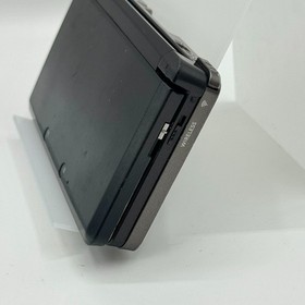 Nintendo 3DS region free Cosmo Black console / Charger / SD card