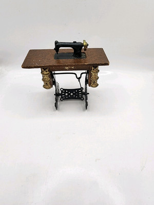 Dollhouse Sewing Machine Miniature Retro Model Singer Manual Foot Pedal Style 3''
