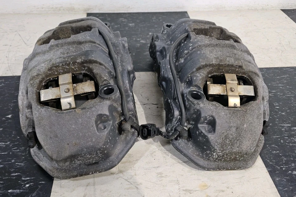 Juego de pinzas de freno delanteras izquierda y derecha 10-18 Porsche Cayenne S 958 OEM Foto 2 de 4