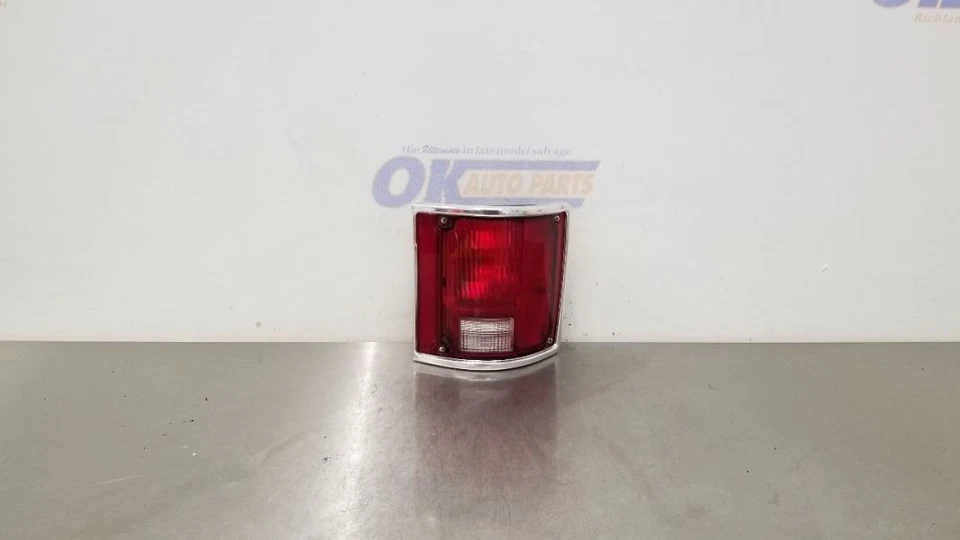 89 雪佛兰 K5 BLAZER 尾灯组件右乘客 — 第 2/4 张图片