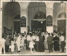 1964 Press Photo Crowd at Our Lady of Guadalupe Church for celebration