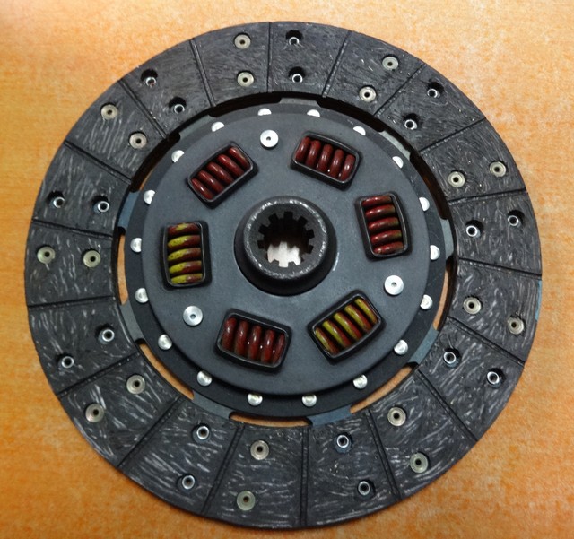 MAHINDRA CLUTCH DRIVEN PLATE ASSLY / CLUTCH DISC FITS ALL MAHINDRA