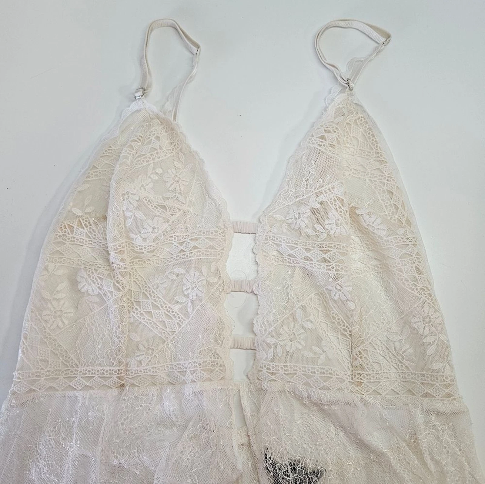 UNDERCOVER Abito treno pizzo bianco Victoria’s Secret designer collezione luna di miele LG