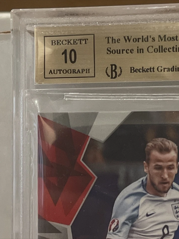 Harry Kane 9.5 Tarjeta 10 Panini Spectra 2016-17 9.5 Beckett 1/149 Inglaterra Usada Foto 3 de 4