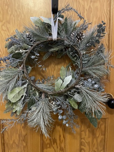Luxury Festive Flocked Silver And Grey Green Christmas Wreath 40cm appx BNWT - Picture 8 of 9
