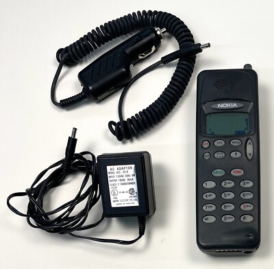 VTG NOKIA Brick Style Mobile CELL PHONE Model 100 w/ AC