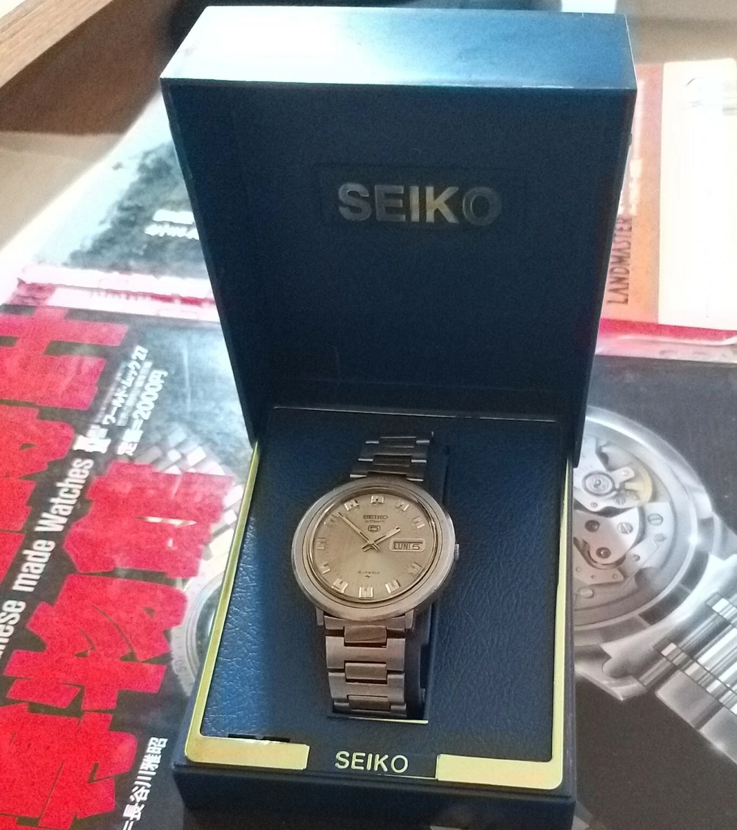 4/74 SEIKO 5 39mm AUTOMATIC 7006 8070 ITALIAN FRENCH DAY DATE