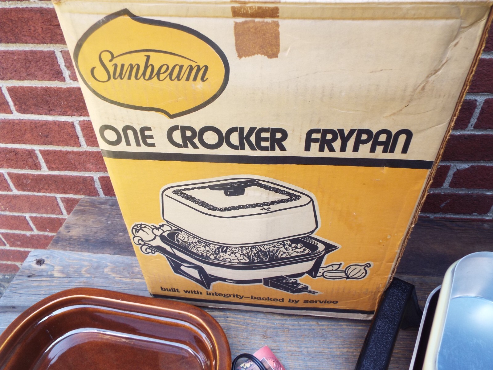 Sunbeam 7153 Crocker Frypan Electric Skillet Crock Insert Harvest Gold