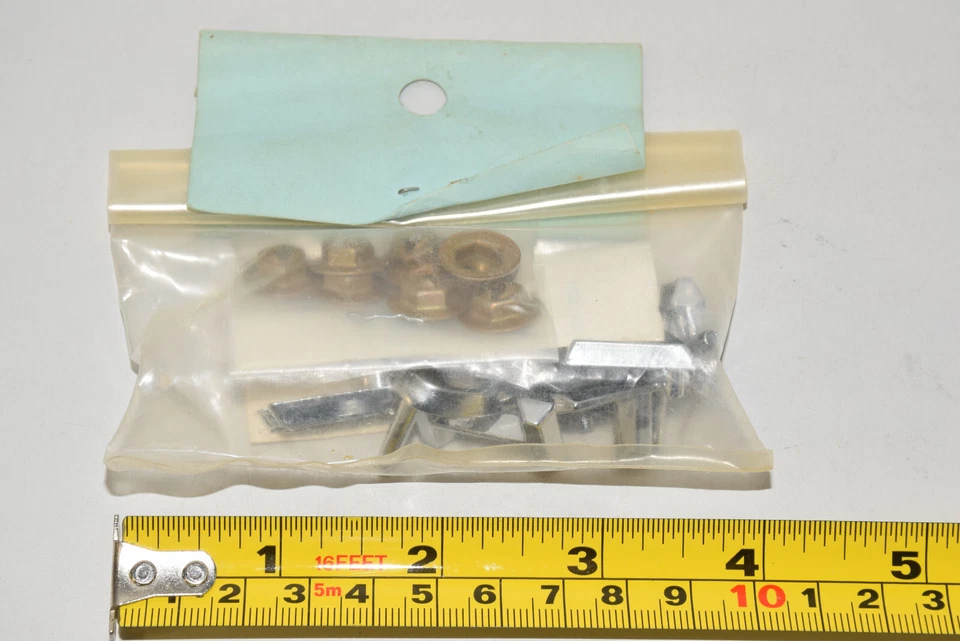 "Chevelle" 1965 nuevo capó emblema letras molduras piezas # 4216 - EE. UU. Foto 2 de 4