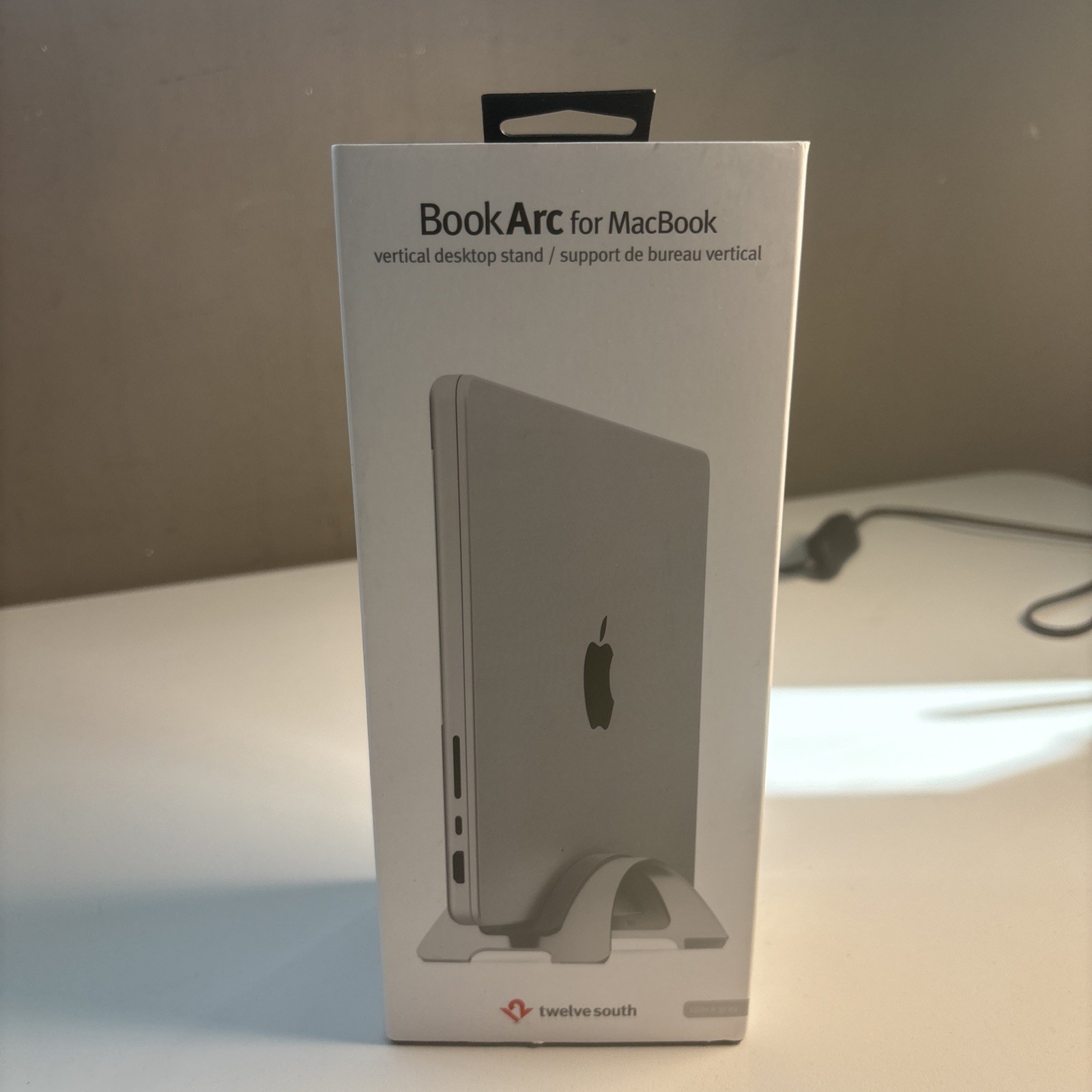 Twelve South BookArc for MacBook for Apple MacBooks Air 20+, Pro 20+ ,Pro 19-21