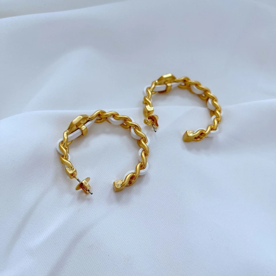 NOVO Brincos de Argola com Logotipo Tory Burch Ouro Branco Corrente Designer Joias - Imagem 3 de 4