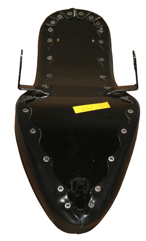 Giuliai Diamond Stitch 座椅 Shock Mount Harley XL Ironhead Sportster 1959-78 — 第 3/4 张图片