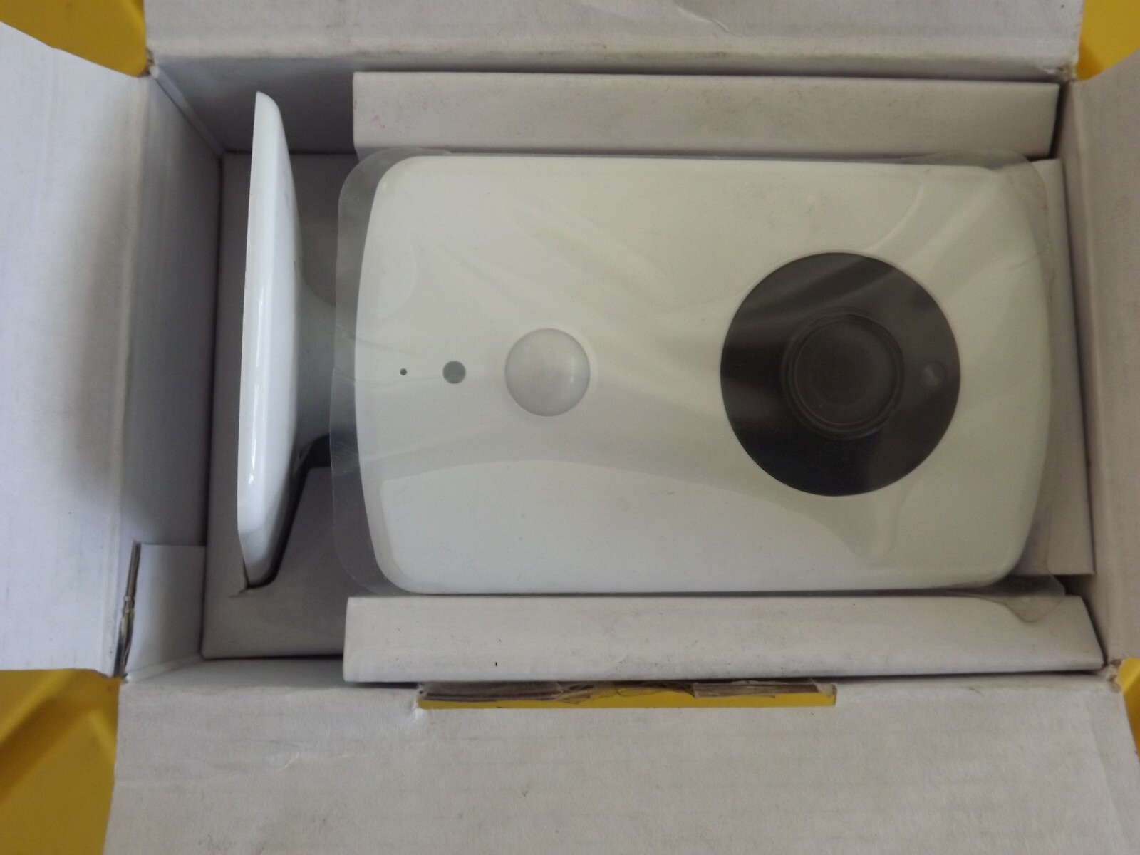 2GIG-CAM-HD100 INDOOR CAMERA WITH NIGHT VISION HD100 2GIG GENUINE NEW IN BOX