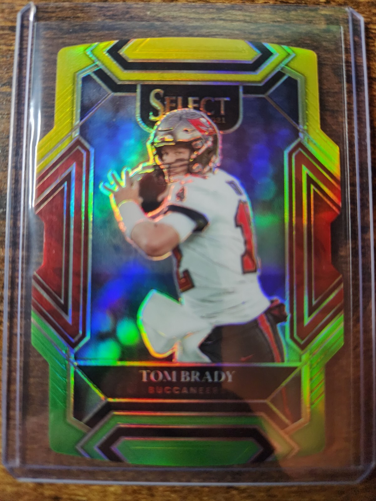2021 Panini Select Tom Brady Club Level Green Yellow Prizm Die-Cut SP #201 Tampa