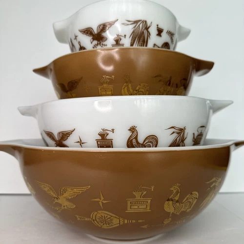 Set 4 Pyrex Mixing Bowls EARLY AMERICAN Gold Cinderella Tab 441 442 443 444