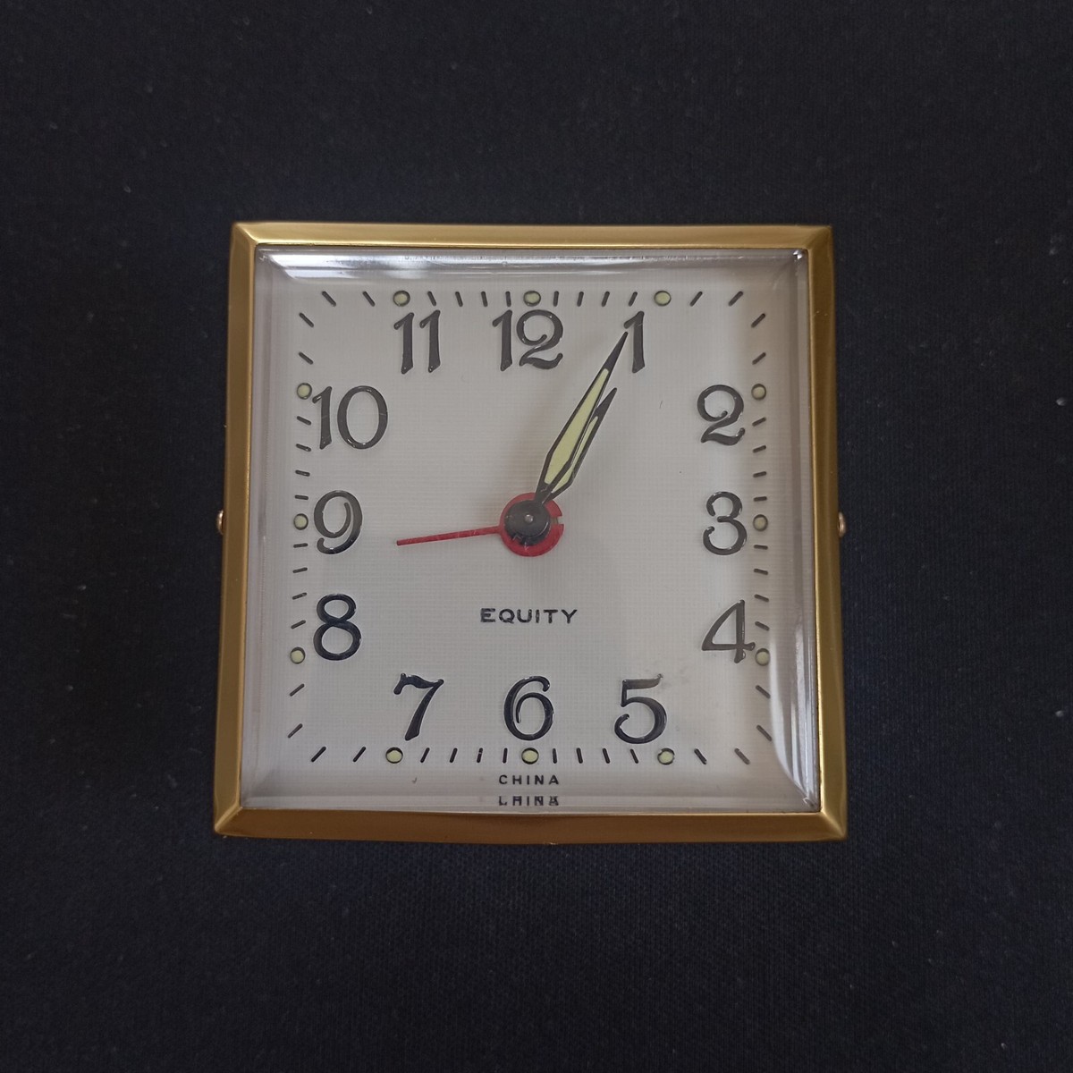 Reloj despertador de viaje Equity con estuche de piel sintética marrón vintage - España
